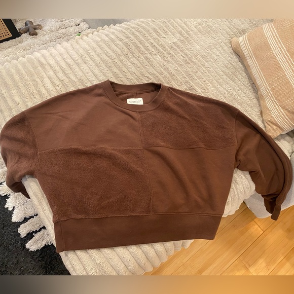 Abercrombie Crewneck Sweatshirt - Picture 3 of 4